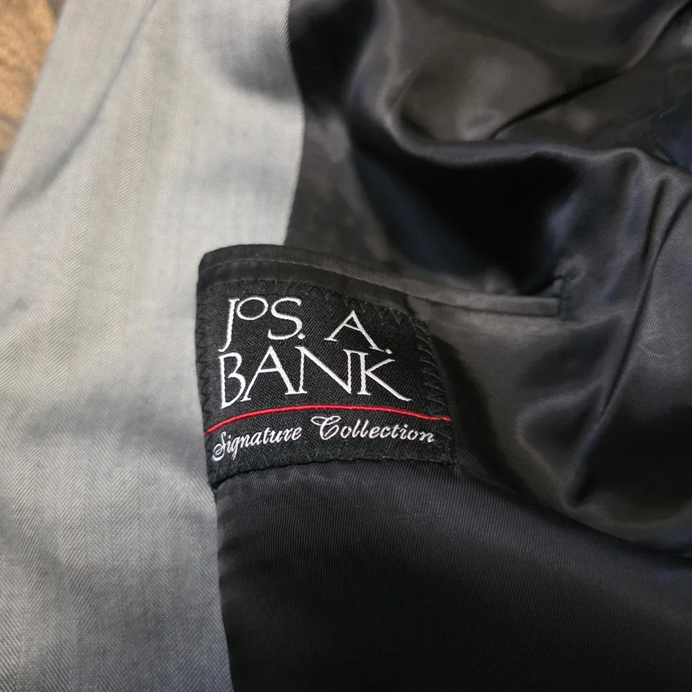 Jos A Bank Signature Collection Blazer 46L Light Grey Silk Wool Herringbone Mens